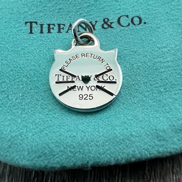 Tiffany & Co. cat charm - Picture 3 of 7